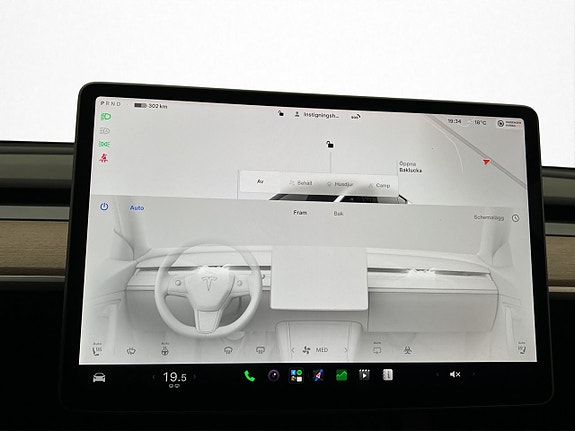 Tesla Model Y 25 of 30