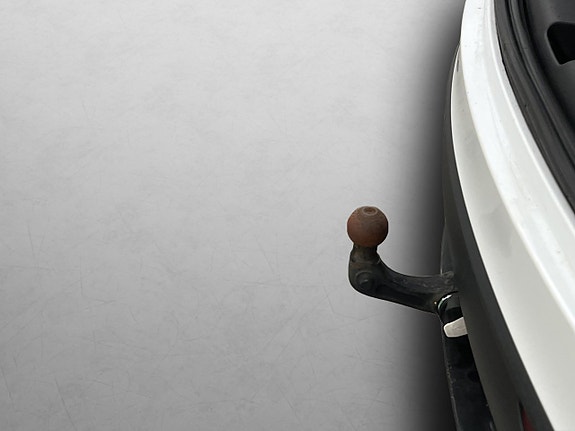 Tesla Model Y 10 of 30