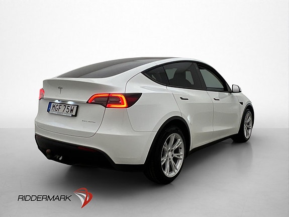 Tesla Model Y 8 of 30