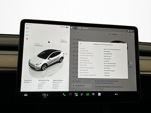 Tesla Model Y 24 of 30