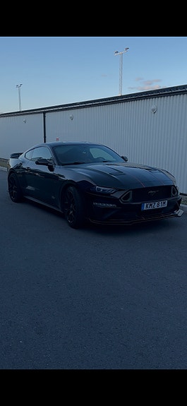 Ford Mustang 4 of 5