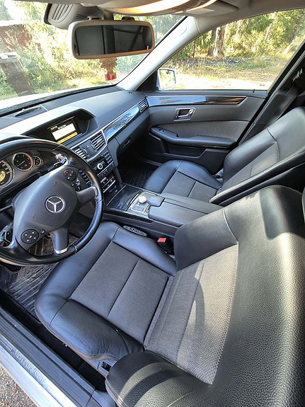 Mercedes-Benz E220 7 of 7