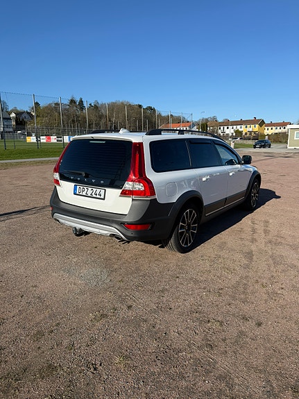 Volvo XC70 3 of 7