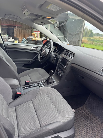 Volkswagen Golf VII 10 of 20
