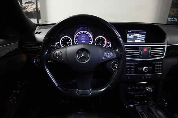 Mercedes-Benz E220 17 of 24