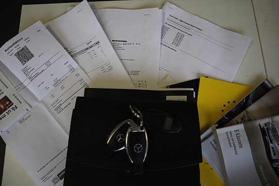 Mercedes-Benz E220 24 of 24