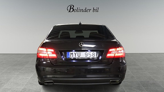 Mercedes-Benz E220 5 of 24