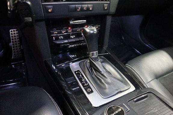 Mercedes-Benz E220 19 of 24
