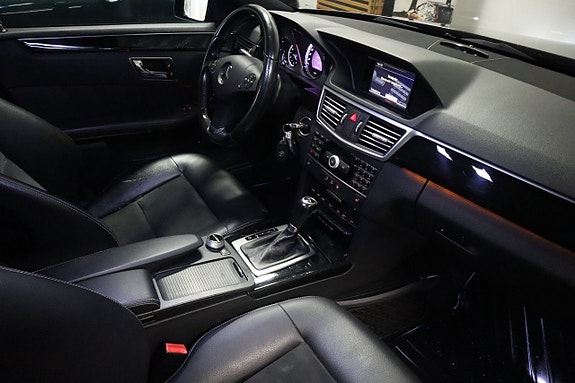 Mercedes-Benz E220 12 of 24