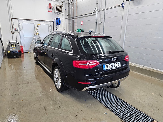 Audi A4 allroad 4 of 6
