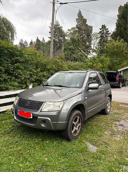 Suzuki Grand Vitara 4 of 16