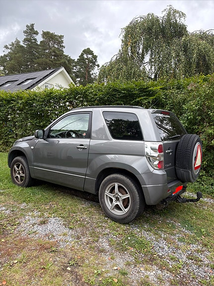 Suzuki Grand Vitara 7 of 16