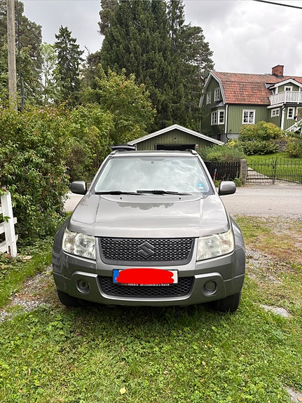 Suzuki Grand Vitara 5 of 16