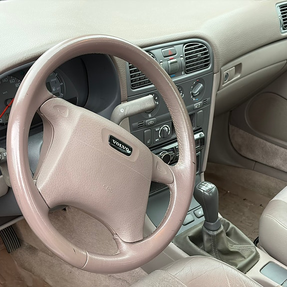 Volvo S40 3 of 5
