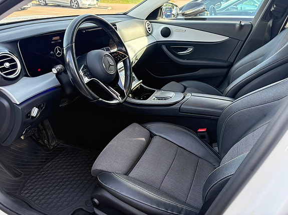 Mercedes-Benz E220 6 of 7