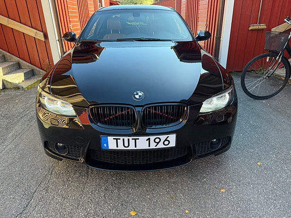 BMW 325d 2 of 10