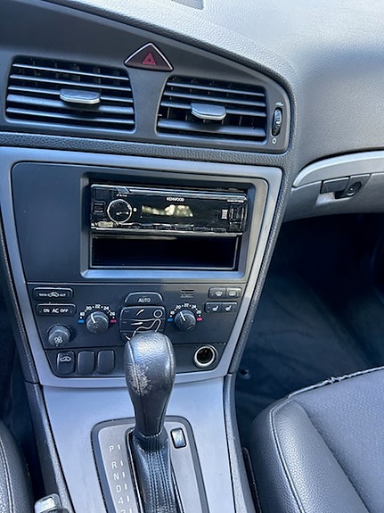 Volvo V70 6 of 8