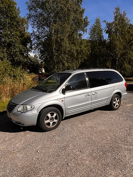 Chrysler Grand Voyager 2 of 12