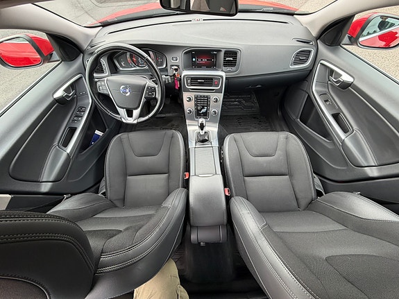 Volvo V60 7 of 18
