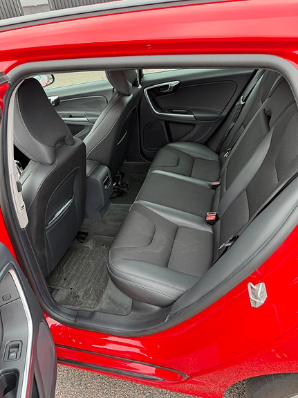 Volvo V60 13 of 18