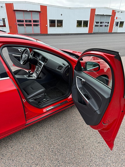 Volvo V60 15 of 18