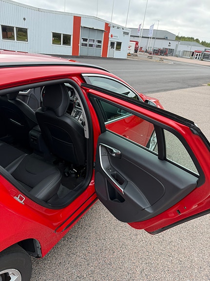Volvo V60 14 of 18