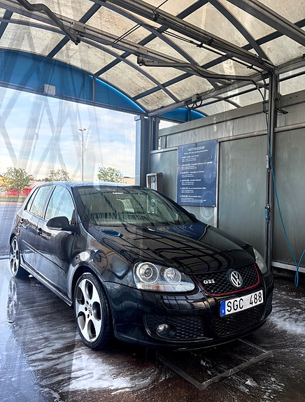 Volkswagen Golf V 4 of 7