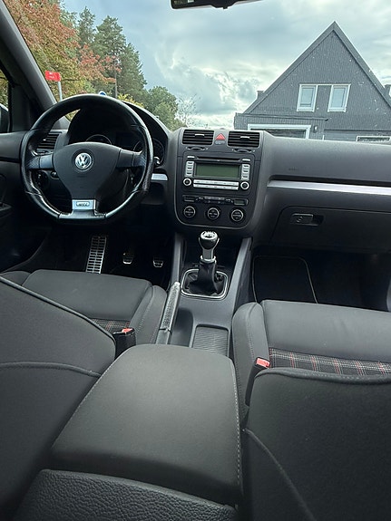 Volkswagen Golf V 6 of 7
