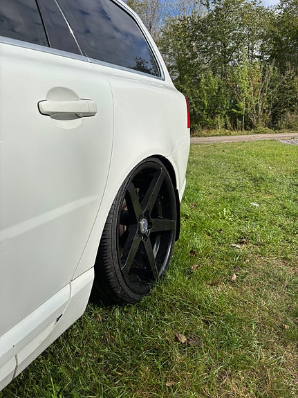 Volvo V70 3 of 8