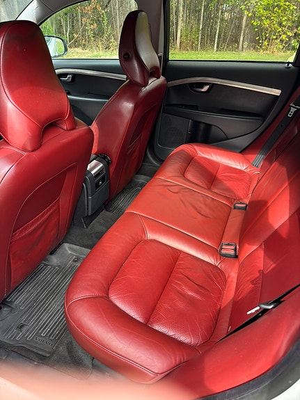 Volvo V70 6 of 8