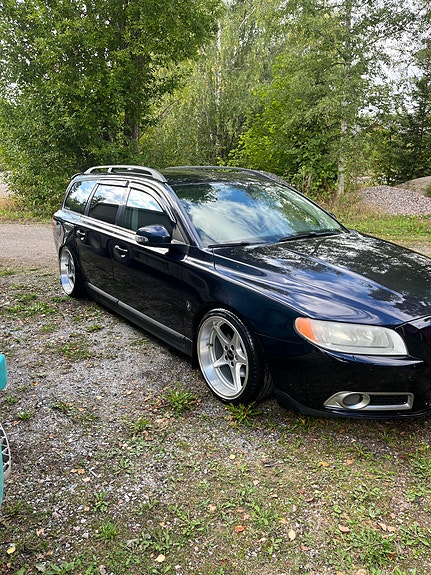 Volvo V70 4 of 8