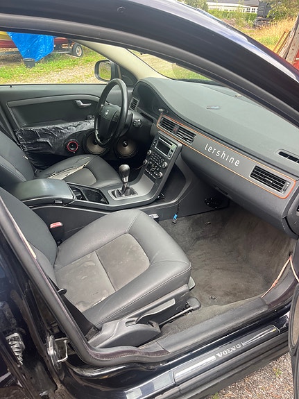 Volvo V70 8 of 8