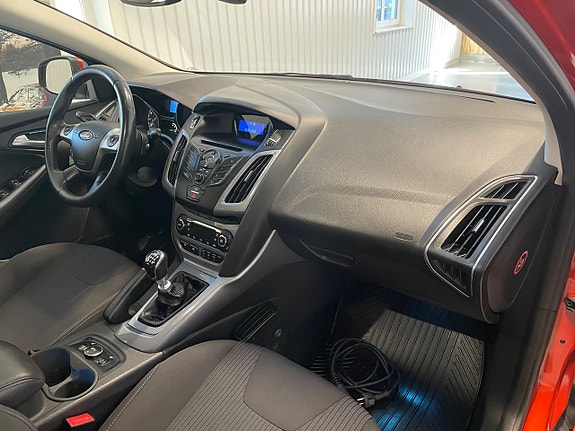 Ford Focus 21 of 30