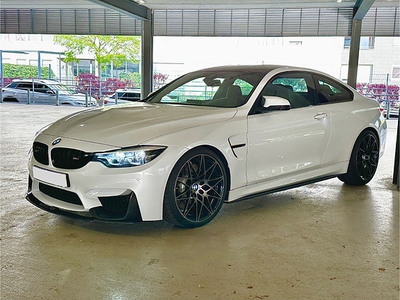 BMW M4 2 of 8