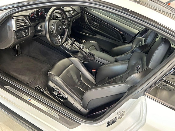 BMW M4 5 of 8
