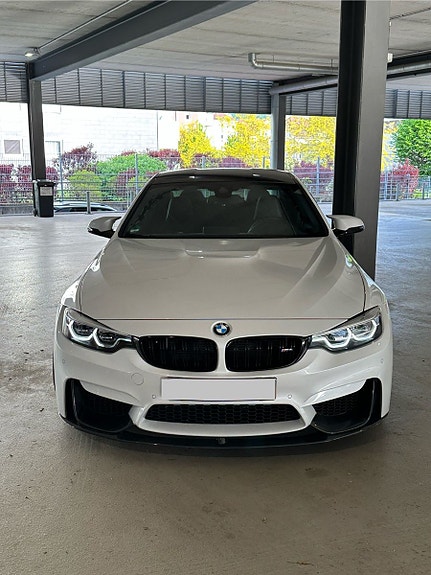 BMW M4 3 of 8