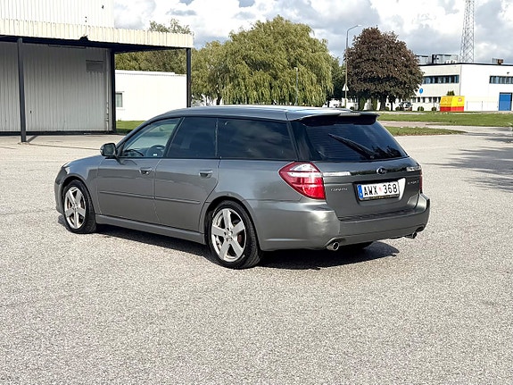 Subaru Legacy 4 of 7