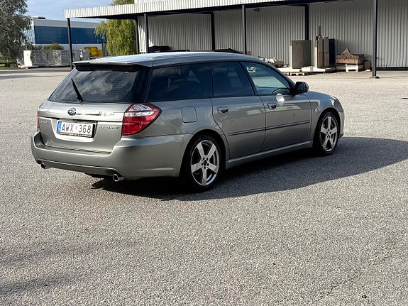 Subaru Legacy 3 of 7