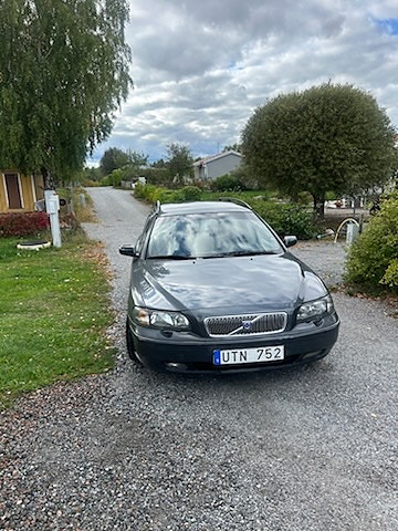 Volvo V70 3 of 8