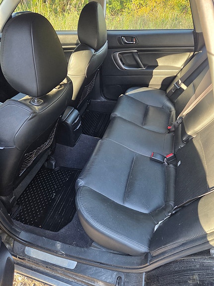 Subaru Legacy 4 of 7