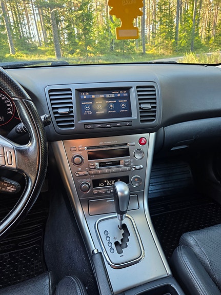 Subaru Legacy 6 of 7