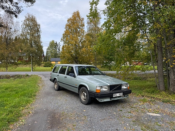 Volvo 740 2 of 8