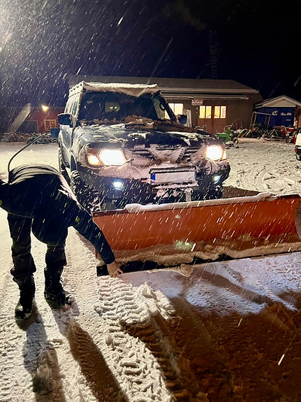 Nissan Patrol 14 of 16