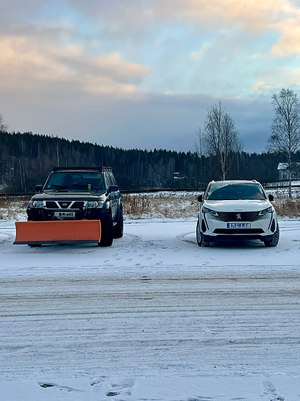 Nissan Patrol 13 of 16
