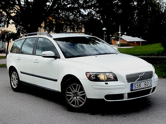 Volvo V50 3 of 7