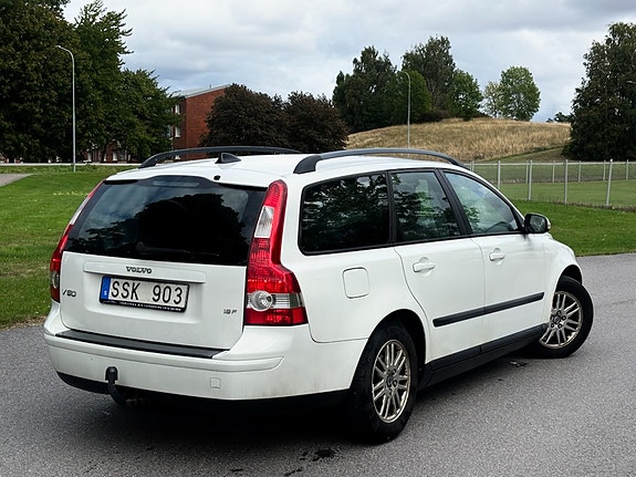 Volvo V50 2 of 7