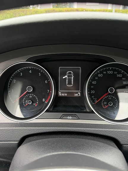 Volkswagen Golf VII 9 of 12