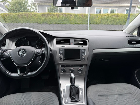 Volkswagen Golf VII 6 of 12