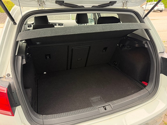 Volkswagen Golf VII 8 of 12