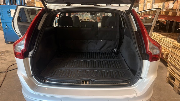 Volvo XC60 4 of 10